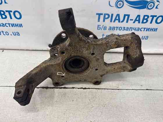 Кулак поворотный правый со ступицей Kia Sorento BL 2.5 DIESEL D4CB 2002 (б/у) Киев
