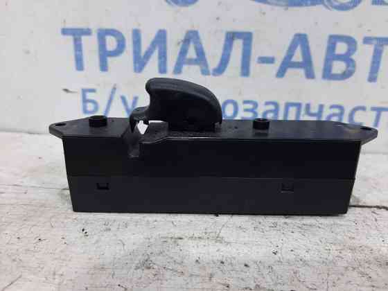 Кнопка стеклоподъемника Mitsubishi Pajero Sport K9 2.5 DIESEL 4D56 1996 задн. лев. (б/у) Киев