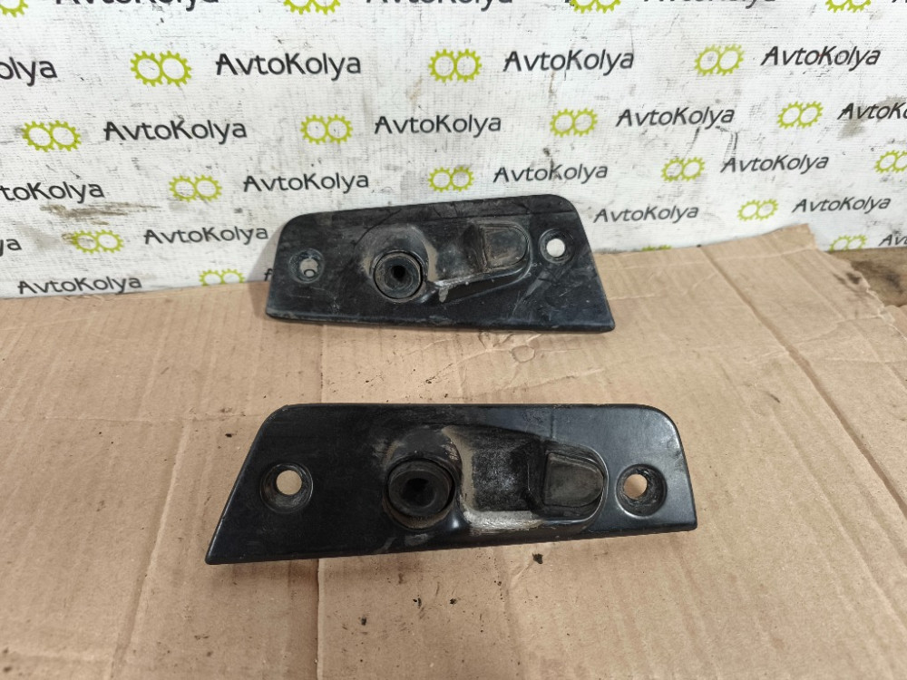 Ограничитель боковой сдвижной двери нижний VW T5 T6 2003-2019 (7H0843638E) Ковель - изображение 1