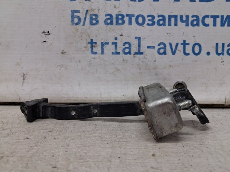 Ограничитель двери передний правый Mazda 6 GH 2.5 БЕНЗИН L5-VE 2007 (б/у) Київ - зображення 1