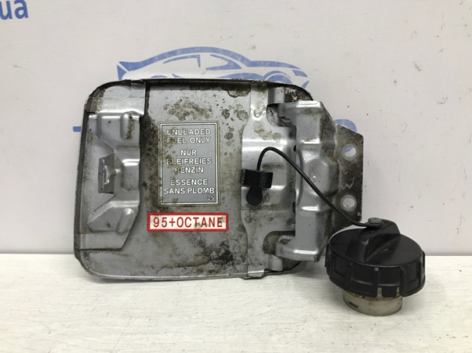 Лючок бака Mitsubishi Outlander CU 2.4 БЕНЗИН 4G69 2003 (б/у) Киев - изображение 2