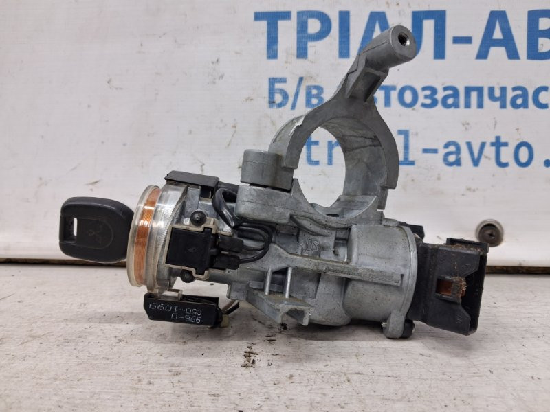 Замок зажигания Mitsubishi Pajero Wagon 3 3.2 ДИЗЕЛЬ 4M41 1999 (б/у) Київ - зображення 2