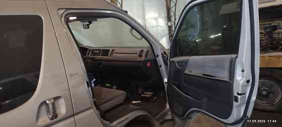 Продаж мікроавтобусу Toyota Hiace Кам'янське (Дніпродзержинськ)