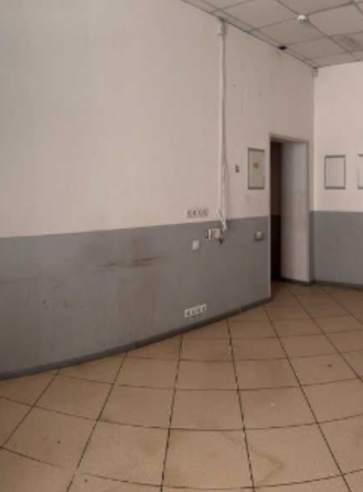 Дарницька пл,просп Каденюка Леоніда 2\35, приміщення 45м Київ