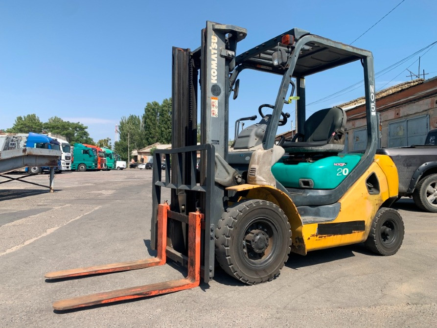 Вилковий автонавантажувач Komatsu на великих 12 колесах. Модель:FG20C-16. Львов - изображение 3