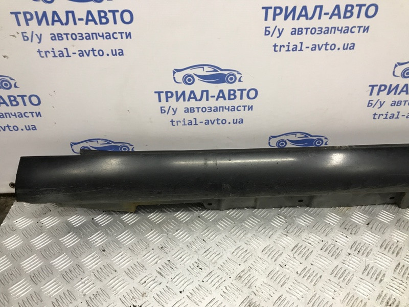 Накладка порога внешняя правая Toyota Avensis T25 1.8 БЕНЗИН 1ZZFE 2002 (б/у) Киев - изображение 2