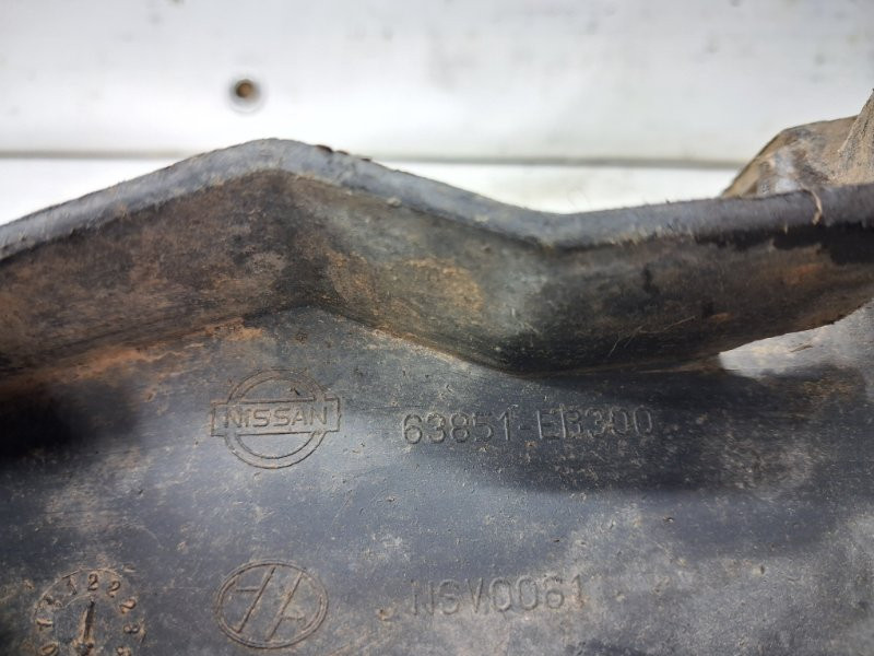 Брызговик передний Nissan Navara D40 2.5 DIESEL YD25DDTI 2004 лев. (б/у) Киев - изображение 4