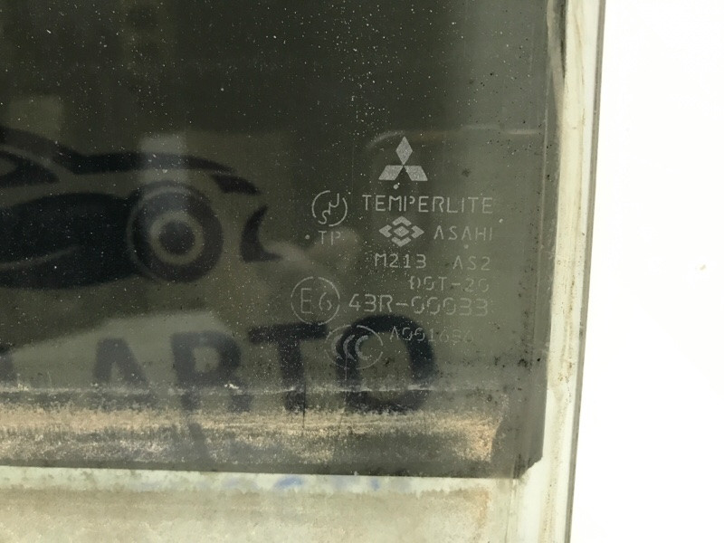 Стекло двери заднее левое Mitsubishi Pajero Wagon 4 3.2 ДИЗЕЛЬ 4M41 2006 (б/у) Киев - изображение 3