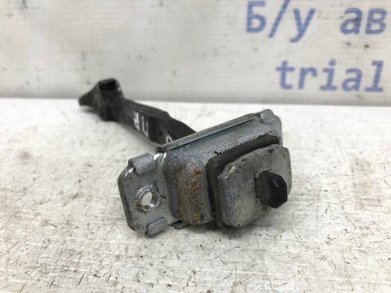 Ограничитель двери передний правый Hyundai I30 FD 1.6 2007 (б/у) Киев - изображение 2