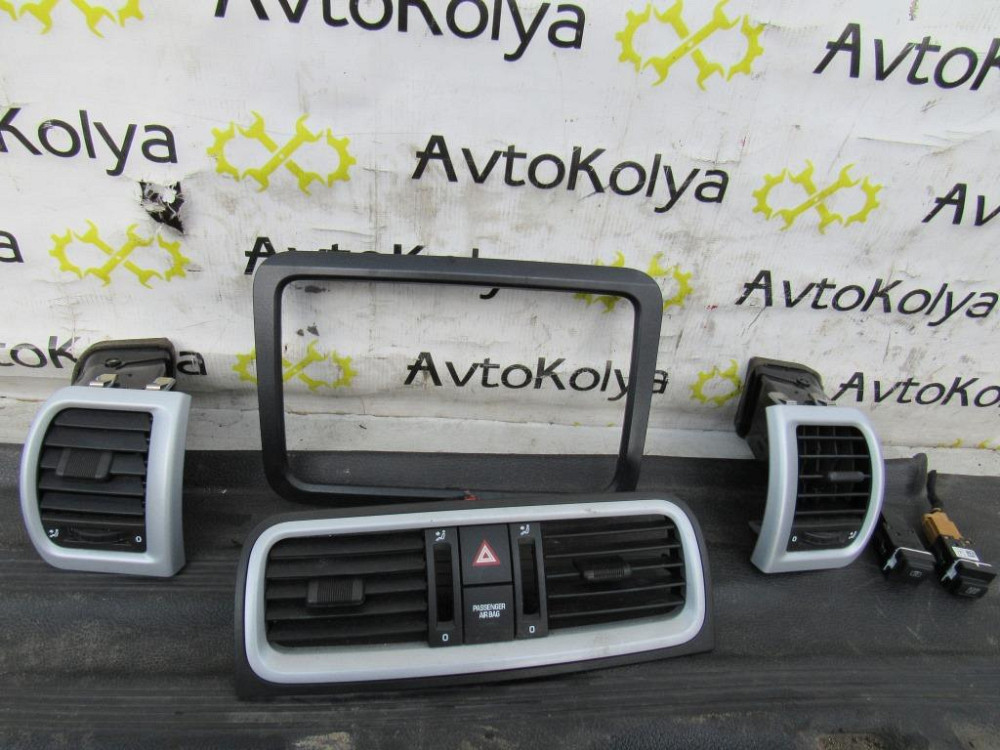 Дефлектор воздушный Skoda Fabia II 2007-2014 Ковель - изображение 1