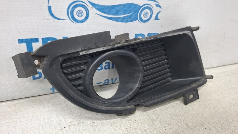 Решетка противотуманки правая Mitsubishi Lancer 9 1.6 БЕНЗИН 4G18 2003 (б/у) Київ - зображення 3