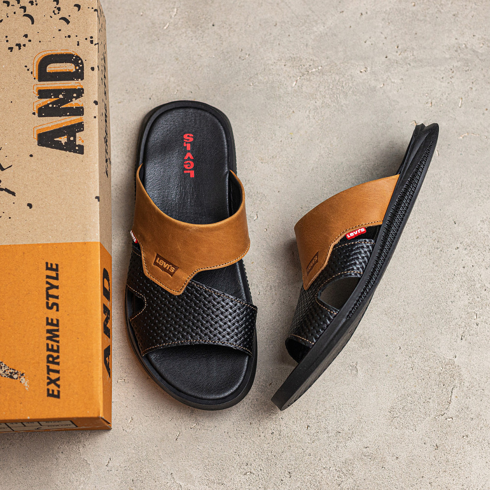 Мужские кожаные  летние шлепанцы-сланцы Levis Київ - зображення 6