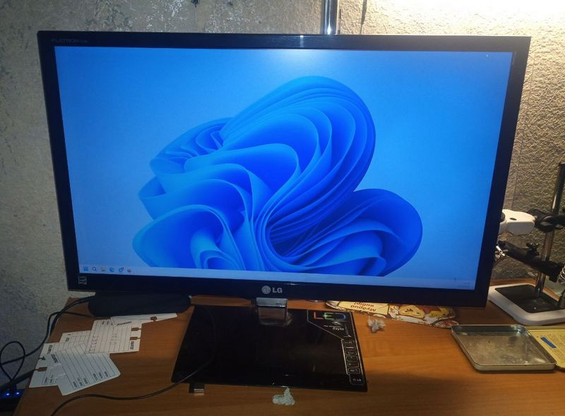 Монітор 23" LG Electronics E2360V-PN Киев - изображение 2