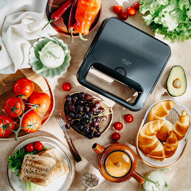 Сендвичница Adler AD-3079 1200 Вт черная Київ - зображення 3