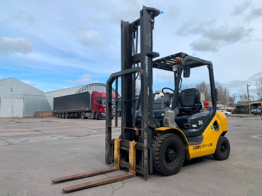 Вилочный автопогрузчик Komatsu, с боковым смещением и мачтой 4.5 метра. Винница - изображение 1