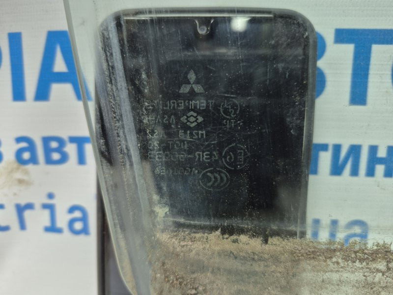 Стекло двери переднее правое Mitsubishi Pajero Wagon 3 3.2 ДИЗЕЛЬ 4M41 1999 (б/у) Киев - изображение 3