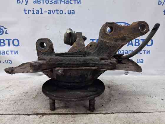 Кулак поворотный левый со ступицей Mitsubishi Lancer 9 1.6 БЕНЗИН 4G18 2003 (б/у) Киев