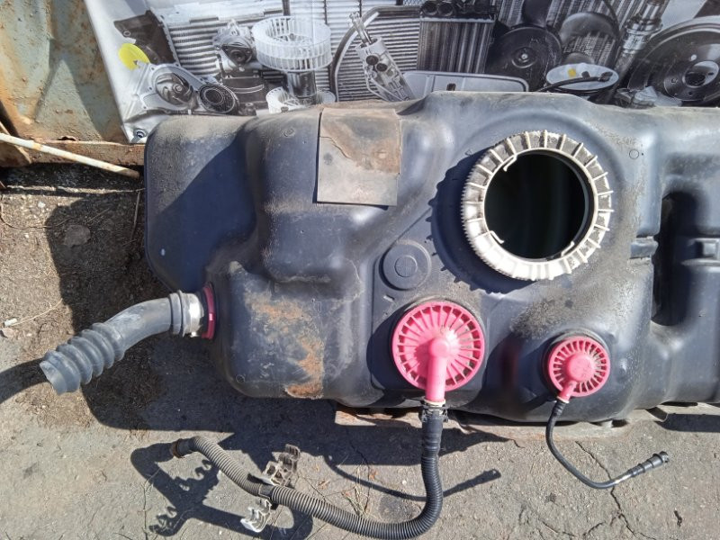 Бак топливный пластик Toyota Prado J120 4.0 БЕНЗИН 2002 (б/у) Киев - изображение 2