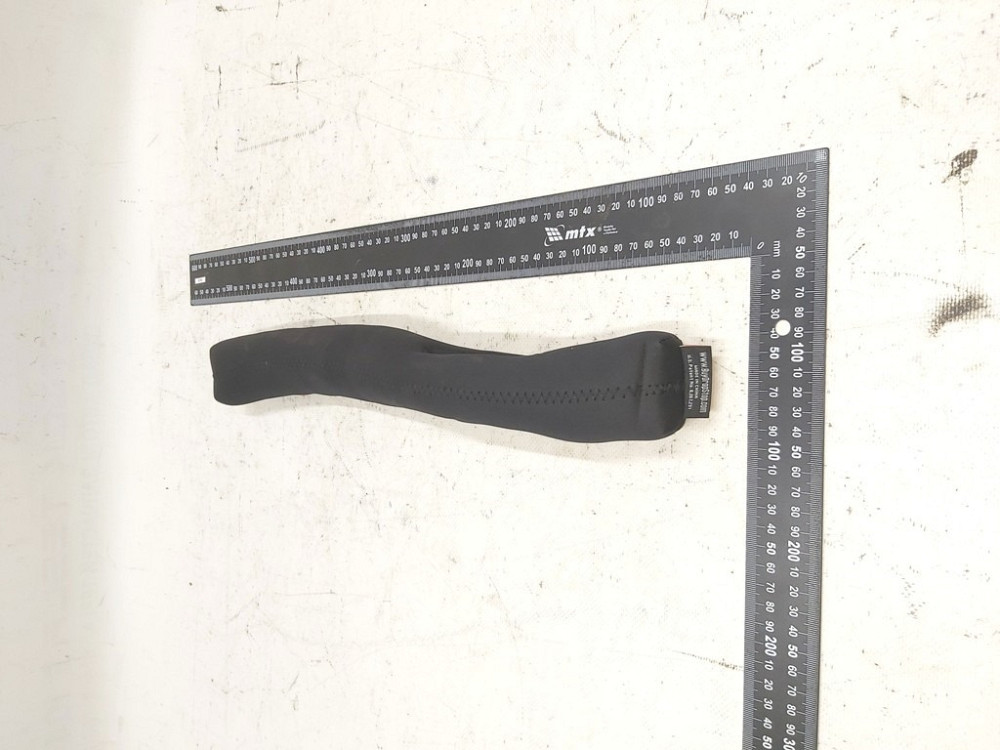 Наполнитель зазора сиденья и центральной консоли Tesla model X S Y 1005991-00-E Киев - изображение 1