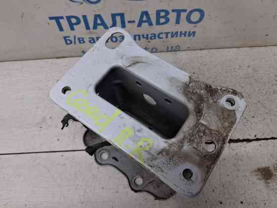 Кронштейн усилителя переднего бампера Kia Ceed 2006-2012 647201H010 (Арт. 84842) Киев