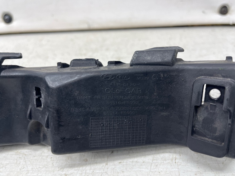 Кронштейн бампера передний правый Kia Sportage QL 1.7 DIESEL D4FD 2015 (б/у) Киев - изображение 4