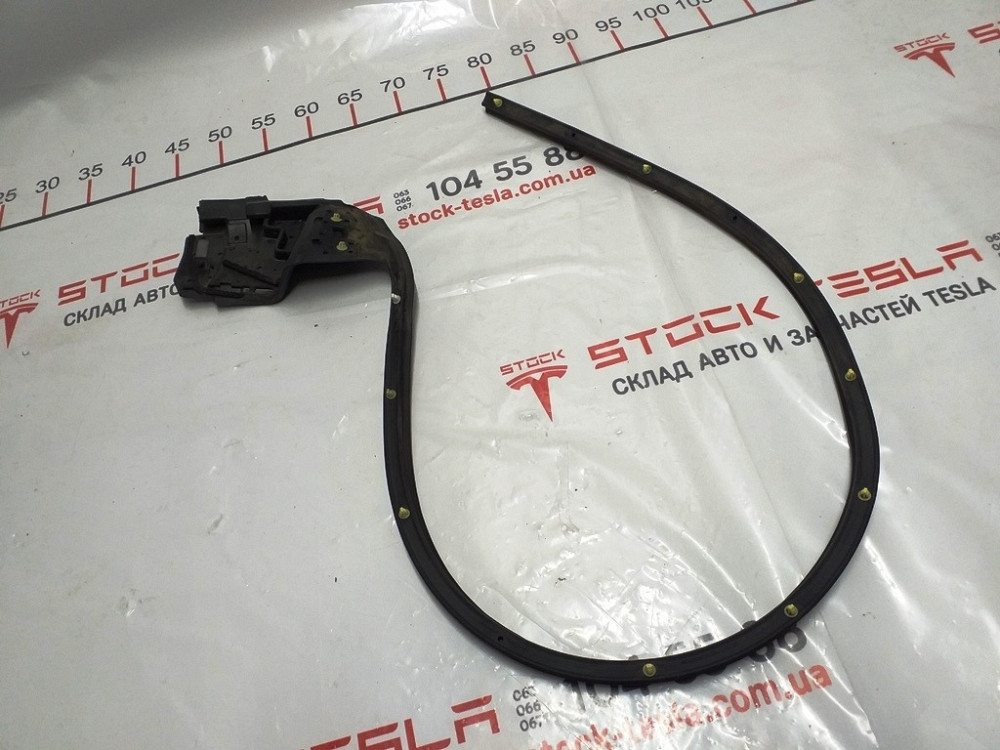 Уплотнитель стойки С и края двери левый (с нижней частью) Tesla model S, model S REST 6009591-00-D Київ - зображення 2