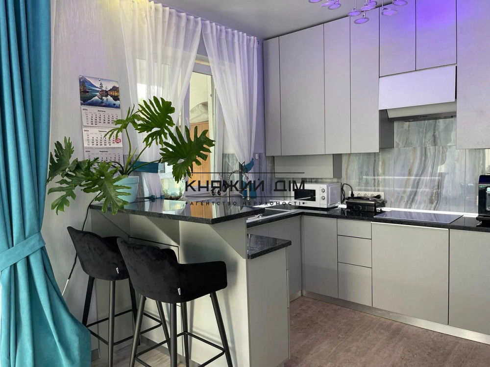 Продаж дуплексу 85 м2 з ремонтом, 3 сотки землі, басейн. Буча. № 2211762 Киев - изображение 1