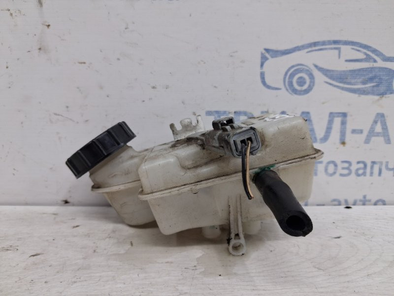 Бачок главного тормозного цилиндра Dacia Duster HS 1.5 DIESEL K9K 2010 (б/у) Київ - зображення 1