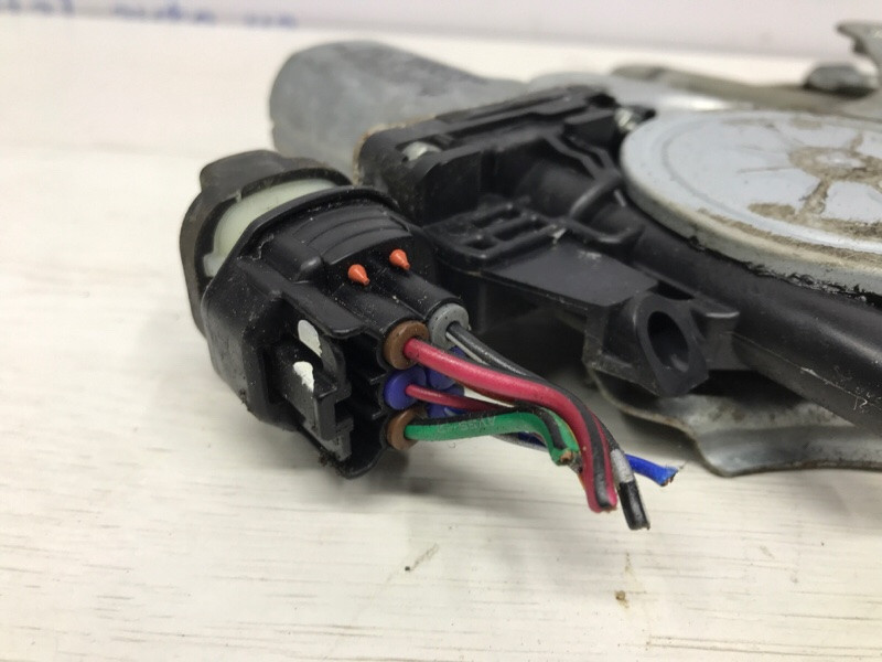 Стеклоподъемник передний правый Mitsubishi L200 KB 2.5 ДИЗЕЛЬ 4D56U 2006 (б/у) Киев - изображение 3