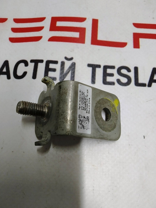 Крепление высоковольтной шины предохранителя основной батареи Tesla model S 6008926-00-C Київ - зображення 3