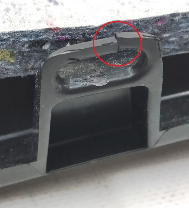 2Накладка нижняя инструментальной панели правая с повреждением Tesla model S, model S REST 1016343-0 Киев - изображение 4