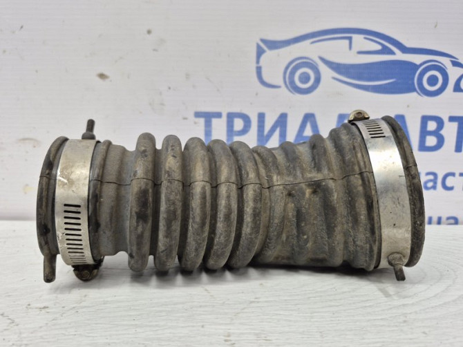 Патрубок воздушного фильтра Nissan Juke F15 1.6 TURBO MR16DDT 2010 (б/у) Киев - изображение 2