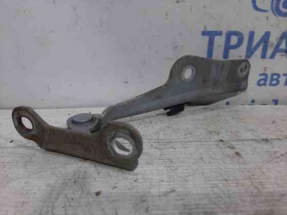 Петля капота правая Mitsubishi L200 KB 2.5 ДИЗЕЛЬ 4D56U 2006 (б/у) Киев