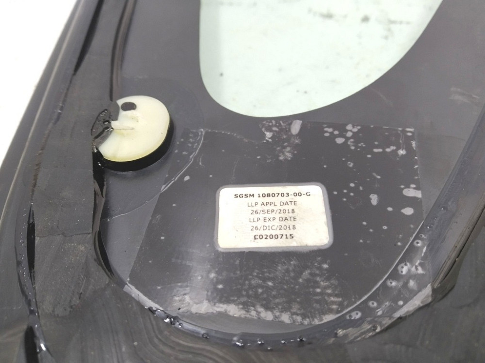 Стекло крыла заднего левого (форточка) с хромом Tesla model 3 1098757-00-G Киев - изображение 3