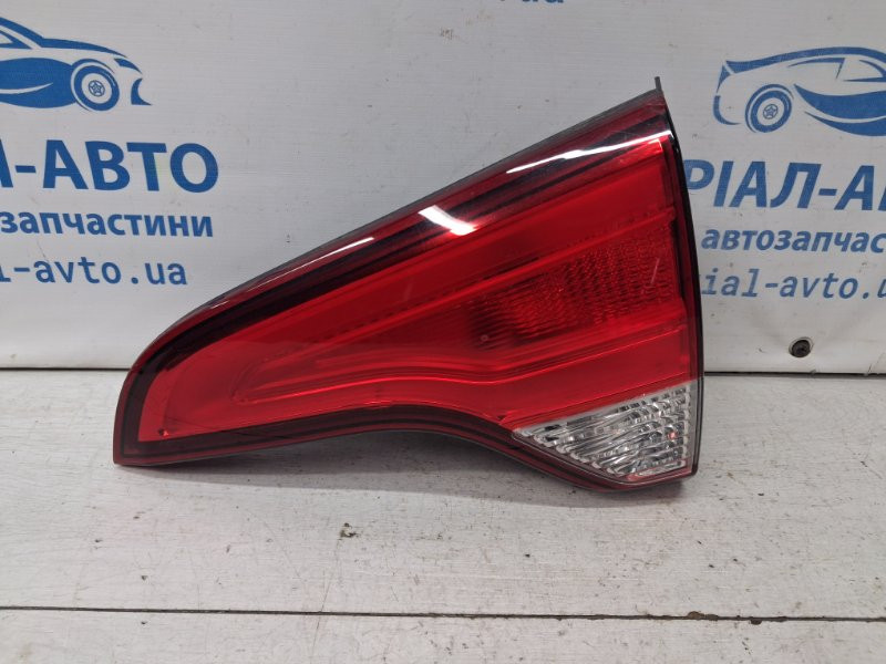 Фонарь задний внутренний правый Kia Sorento XM 2.4 БЕНЗИН G4KJ 2009 (б/у) Киев - изображение 1