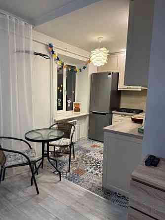 Продам. 3-к.кв. 5/5, просп. Олександра Поля, район «Славутича». Дніпро