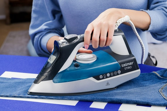 Утюг Zelmer ZIR3000 3000 Вт синий Київ - зображення 3