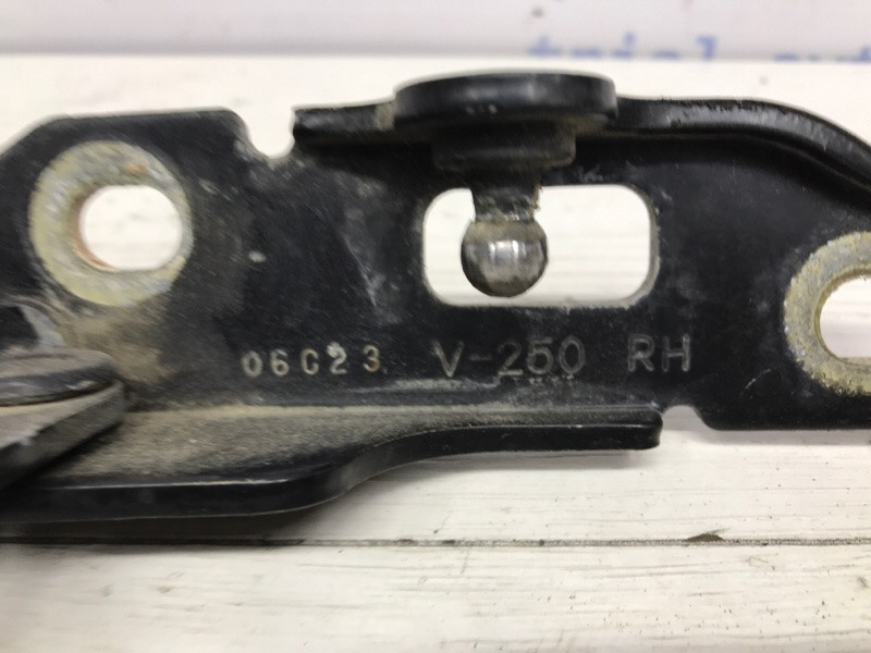 Петля крышки багажника правая Chevrolet Epica V250 2.0 X20D1 2006 (б/у) Київ - зображення 4