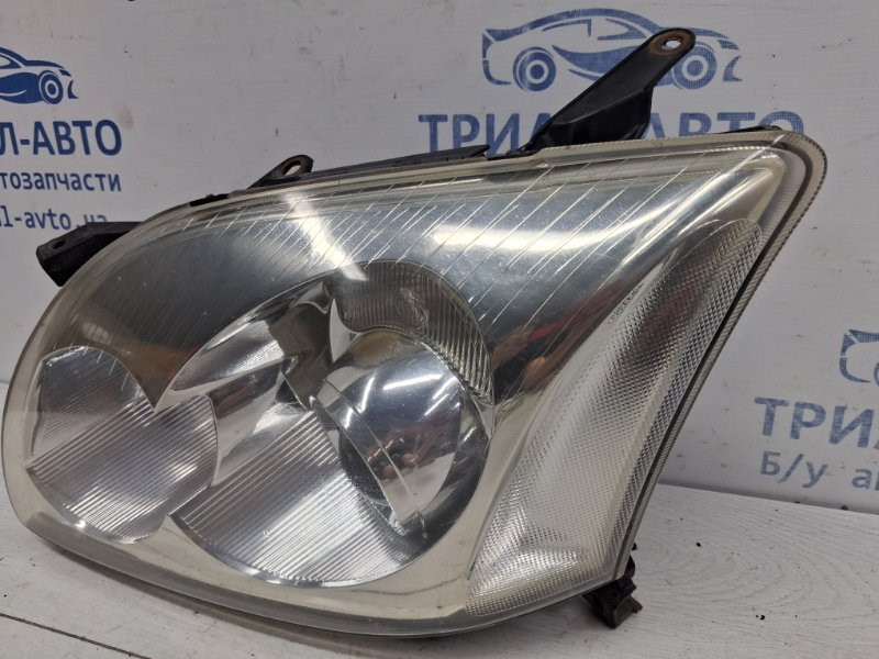 Фара левая галоген Toyota Avensis T25 1.8 БЕНЗИН 1ZZFE 2002 (б/у) Киев - изображение 3