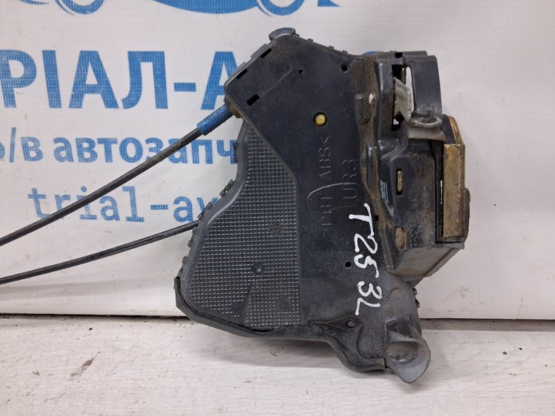 Замок двери задний левый Toyota Avensis T25 2.2 DIESEL 2ADFTV 2002 (б/у) Київ - зображення 2