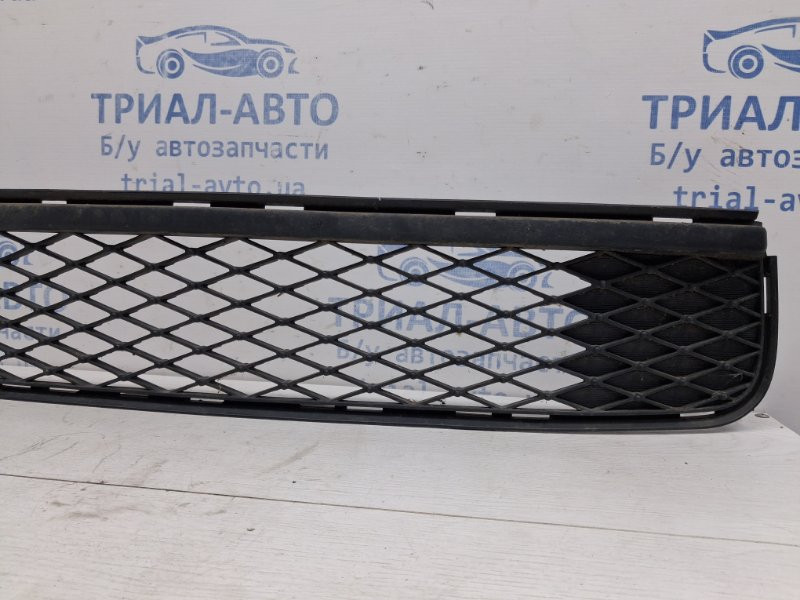 Решетка бампера центральная Toyota Auris E150 1.6 БЕНЗИН 1ZRFAE 2006 (б/у) Киев - изображение 3