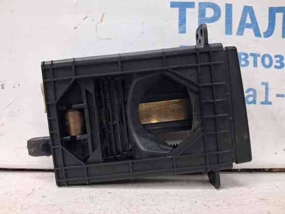 Подстаканник Toyota Avensis 2002-2010 5562005010 (Арт. 71316) Київ