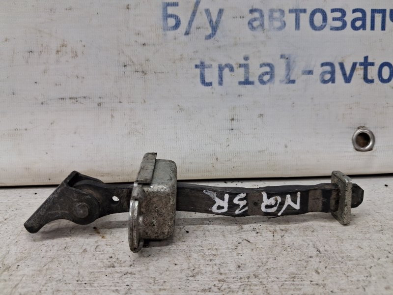 Ограничитель двери задний правый Nissan Qashqai 2006-2013 82430JD000 (Арт. 64500) Киев - изображение 1