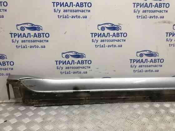 Накладка порога внешняя правая Mitsubishi Pajero Wagon 3 3.2 ДИЗЕЛЬ 4M41 1999 (б/у) Киев