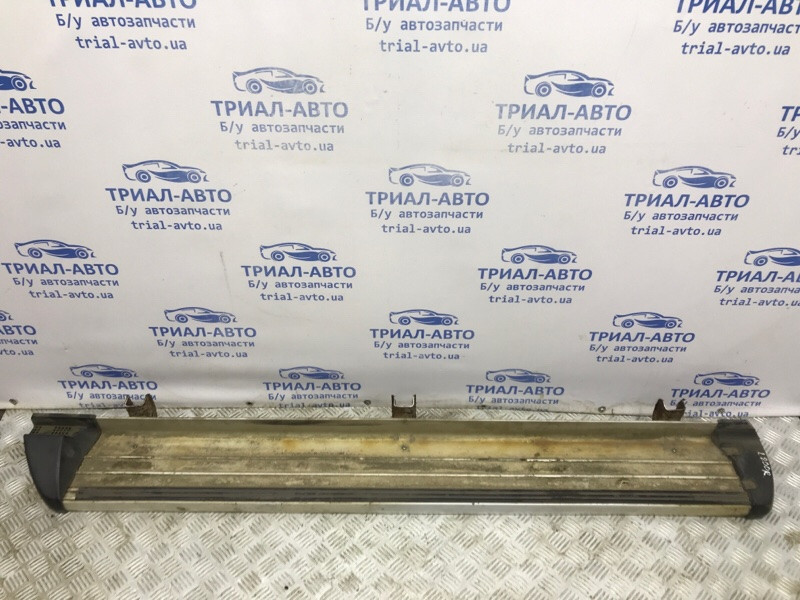 Подножка Mitsubishi L200 KB 2.5 ДИЗЕЛЬ 4D56U 2006 прав. (б/у) Київ - зображення 1