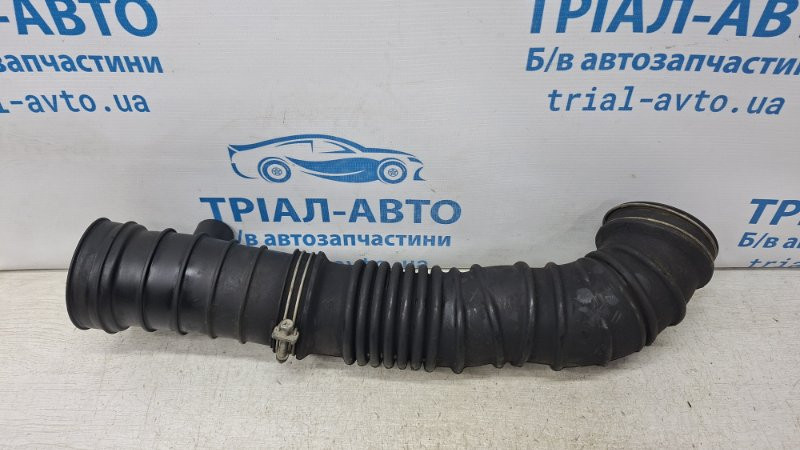 Патрубок воздушного фильтра Mitsubishi Outlander XL 2.2 DIESEL 4HK 2007 (б/у) Київ - зображення 4