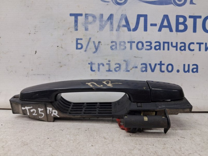 Ручка двери внешняя передняя правая Toyota Avensis T25 1.8 БЕНЗИН 1ZZFE 2002 (б/у) Київ - зображення 2