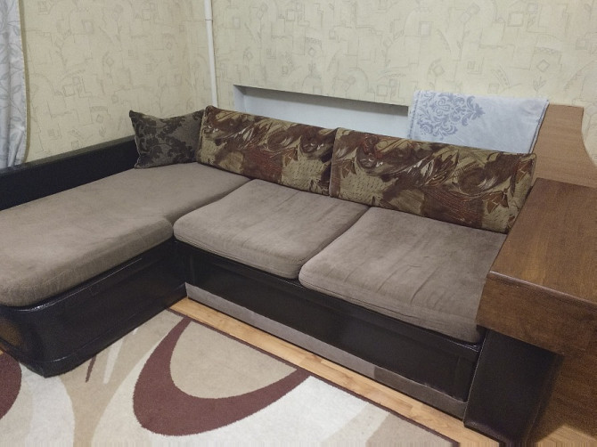 Диван угловой, левый угол, с деревянным подлокотником Дніпро - зображення 2
