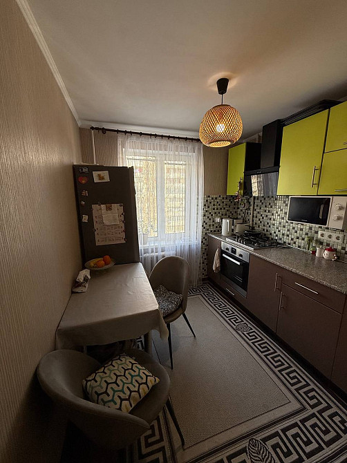 Однокімнатна, готова до проживання - з меблями та технікою Киев - изображение 8