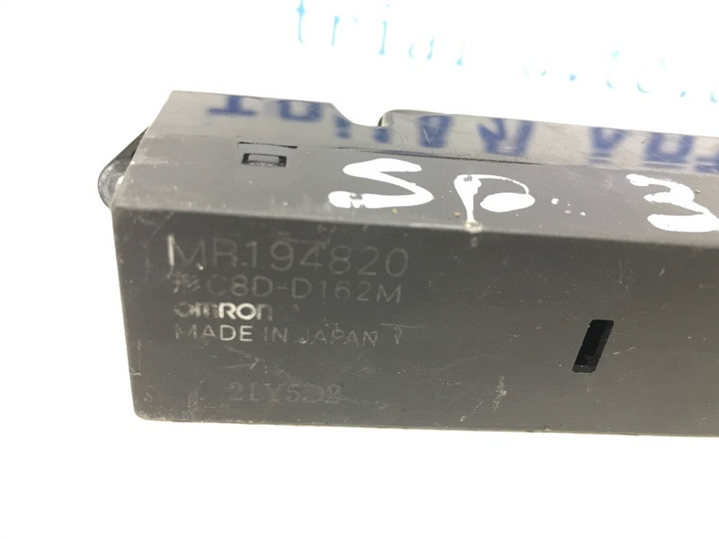 Кнопка стеклоподъемника Mitsubishi Pajero Sport K9 2.5 DIESEL 4D56 1996 (б/у) Київ - зображення 4